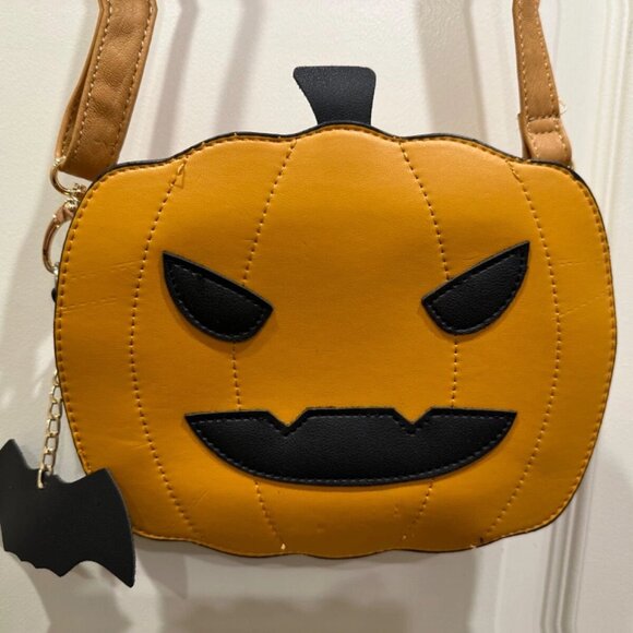 Pumpkin Crossbody bag with Groovy Orange Bracelet - Picture 6 of 6